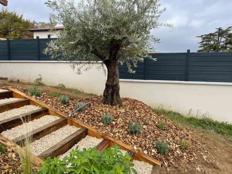 Création d’un escalier en bois dans un jardin à Annecy, Annecy, TERR'PAYSAGE