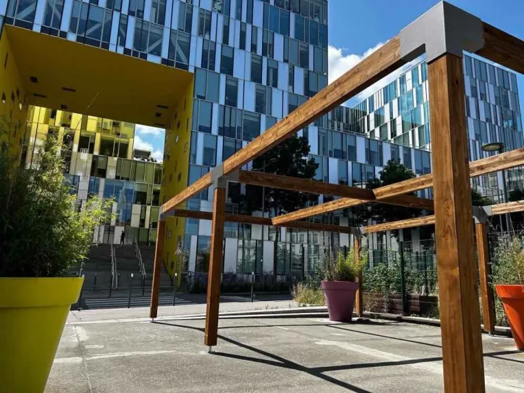 Construction d'une Pergola en bois sur mesure pour un restaurant à Annecy, Annecy, TERR'PAYSAGE